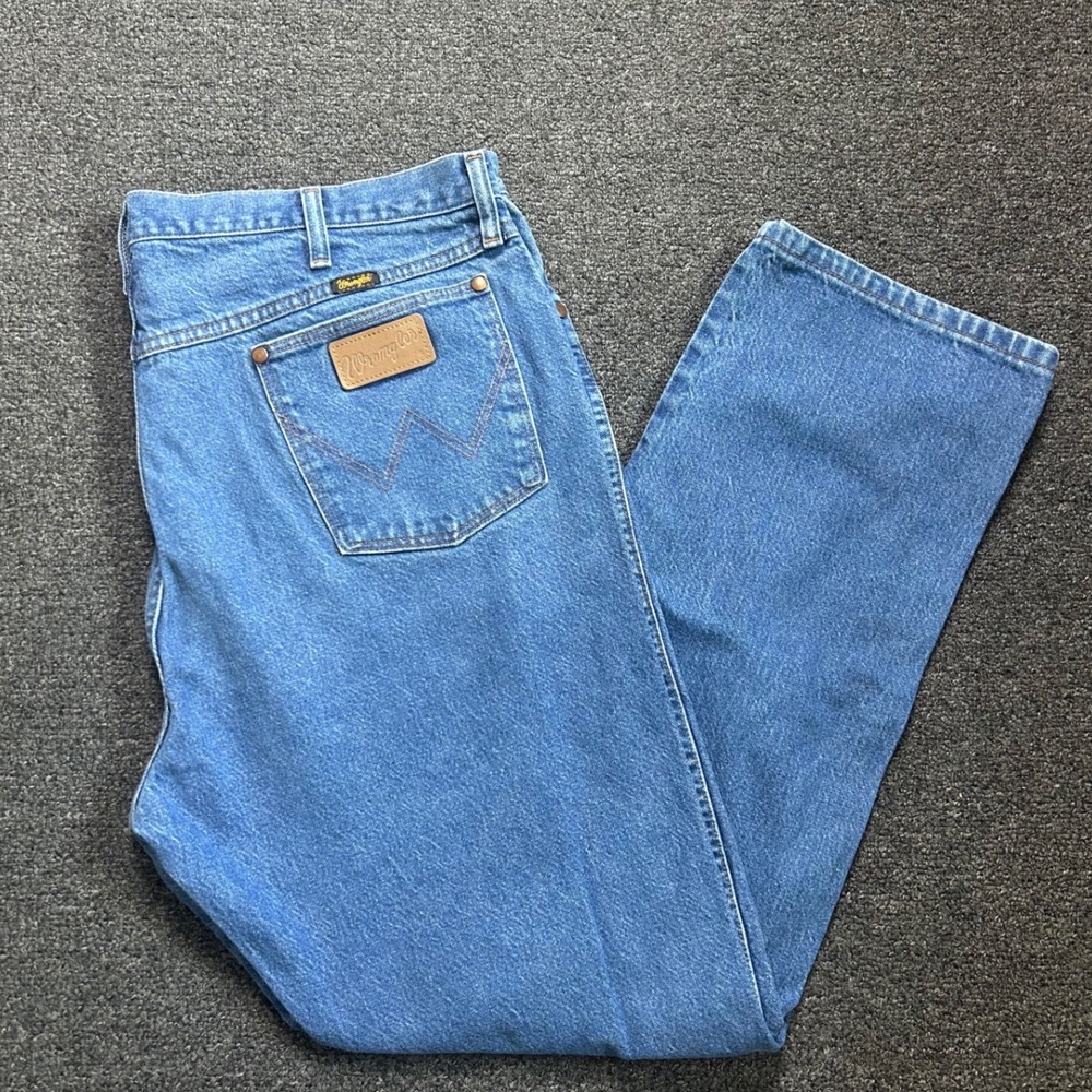 Wrangler Cowboy Cut Original Fit Blue Jeans Mens 42x32 Straight Leg Work 0013MWZ